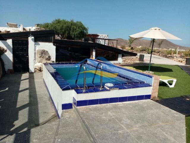 Espectacular villa rural restaurada con encanto rústico en La Asomada
