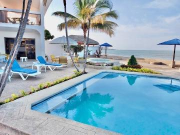 LA MILINA: ESPECTACULAR Y AMPLIA CASA CON PISCINA FRENTE AL MAR