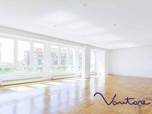 Espectacular y elegante vivienda