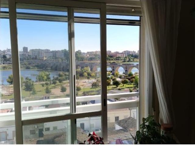 Espectaculares vistas al Guadiana, terraza privada, garaje y trastero incluidos!