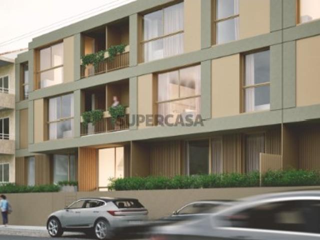 T2 com Terraço no Centro de Custóias