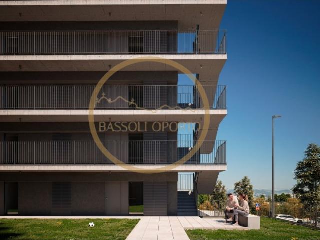 Espetacular T2 com varanda de 49m e garagem, Vila Nova De Gaia