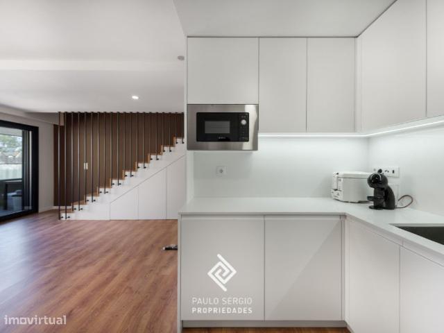 Apartamento T2 duplex com vista mar na praia de Valadares