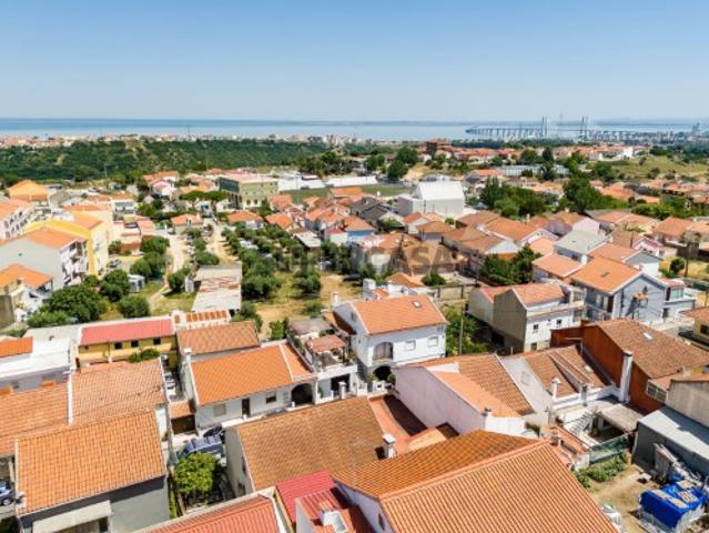 Espetacular T4 com Vista Rio em Camarate, Loures