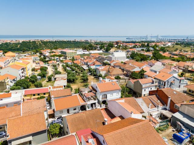 Espetacular T4 com Vista Rio em Loures