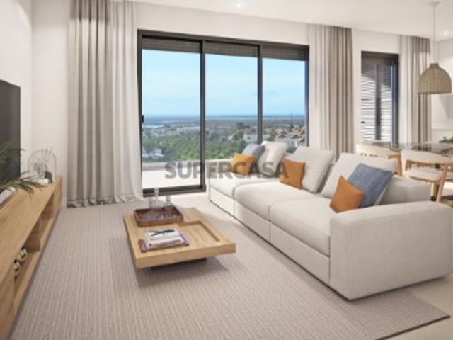 Espetacular apartamento T2, top floor, com um maravilhoso terraço privado com 58 m2 e uma fabulosa vista mar