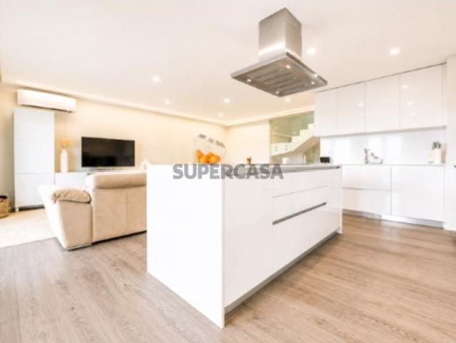 Espetacular Dúplex T2+2 Montijo com Terraço e Box para 2 viaturas