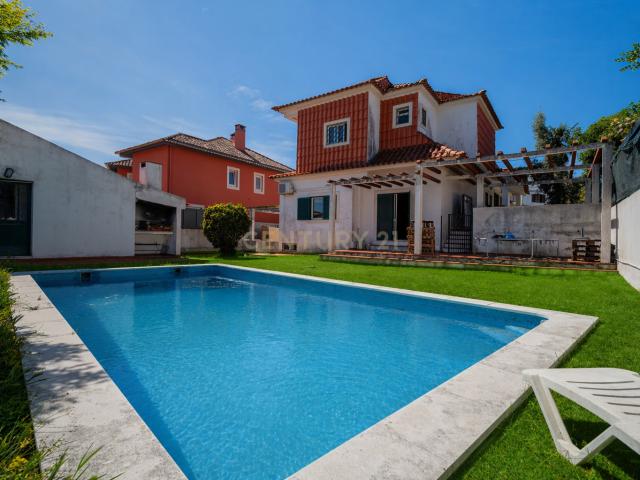 Espetacular Moradia em Cascais com Jardim e Piscina