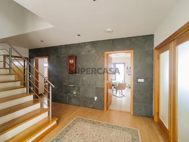 Espetacular moradia T4 com piscina Vista Alegre