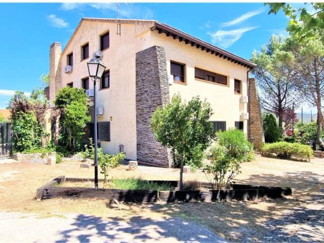 Edificio hotelero en VENTA en Tamajón, Guadalajara