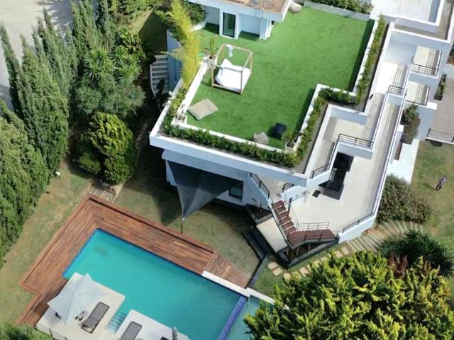 Espléndida Villa de Lujo en Santa Eulalia del Río con Vistas al Mar y a la Montaña