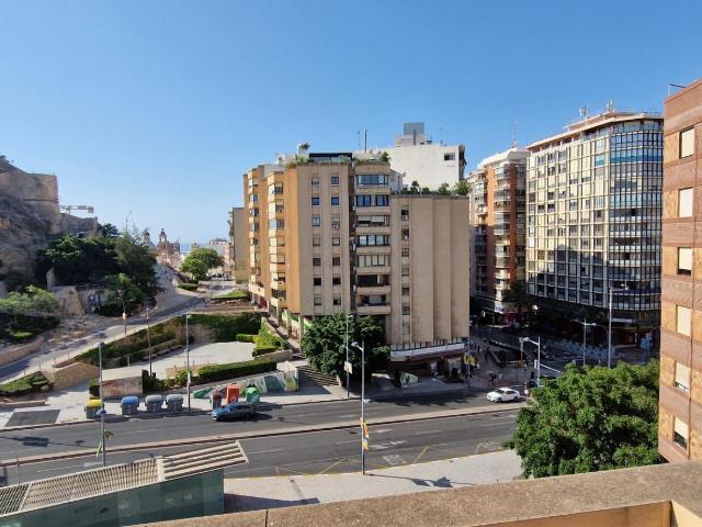 Espléndido Ático Dúplex en el Corazón de Alicante
