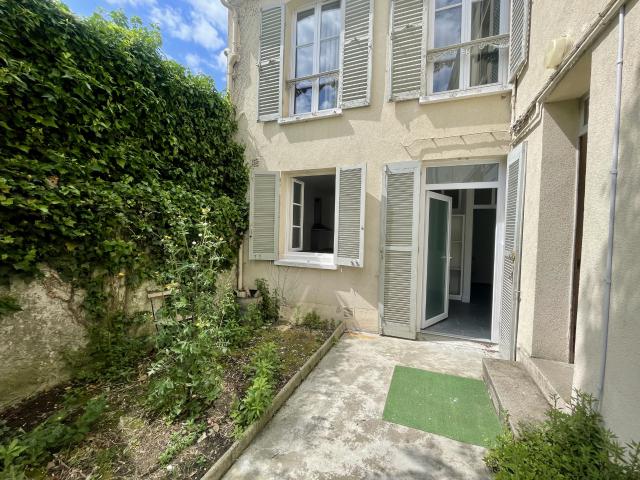 Esprit petite maison pour ce 2 pièces en parfait état