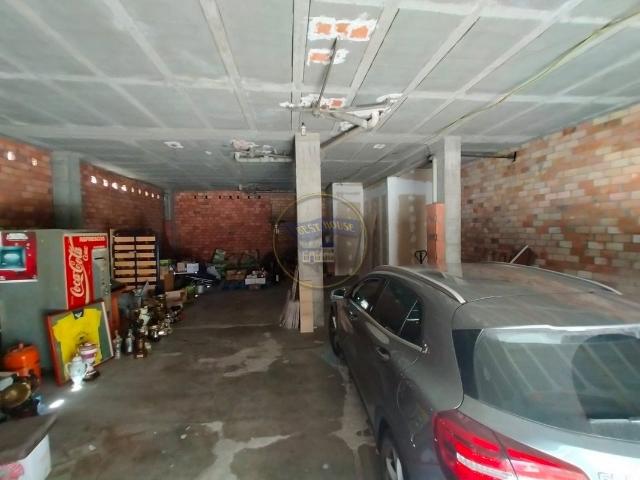 ESQUINA COMERCIAL DE 18 M. ESCAPARATE, FRENTE A POVISA. CARENCIA 18 MESES
