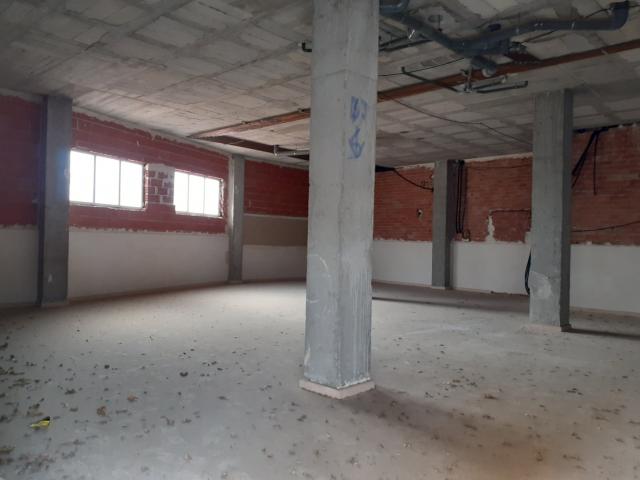 ESQUINA, 8 PERSIANAS A CALLE, SEGREGABLE