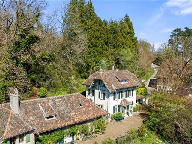 Essertines sur Rolle – Charaktervolles Herrenhaus mit Nebengebäude und Blick auf den Genfersee