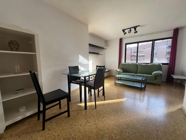 ESTUDIANTES CURSO 2026 2027 * Piso en la Av Aragón de 3 habitaciones