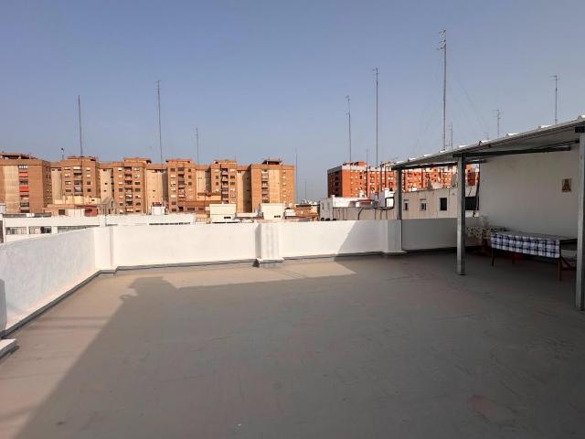 ESTUDIANTES CURSO 205 2026 PARA ENTRAR EN SEPTIEMBRE * Vivienda Ático en la Avenida Cardenal Benlloch