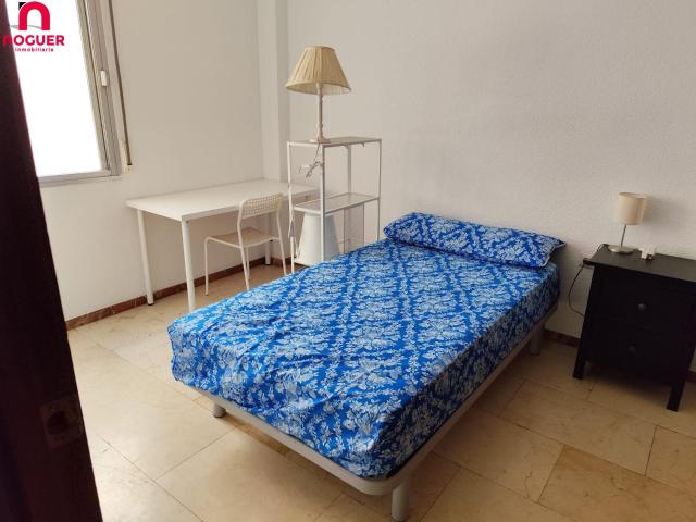 ESTUDIANTES ! HABITACIONES EN PISO COMPARTIDO CON CHICOS EN AVENIDA MEDINA AZAHARA