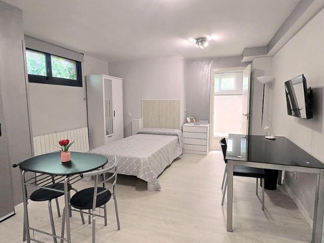 ¡ESTUDIANTES! PISO TIPO ESTUDIO CON ACCESO INDEPENDIENTE EN VILLANUEVA DE LA CAÑADA MADRID