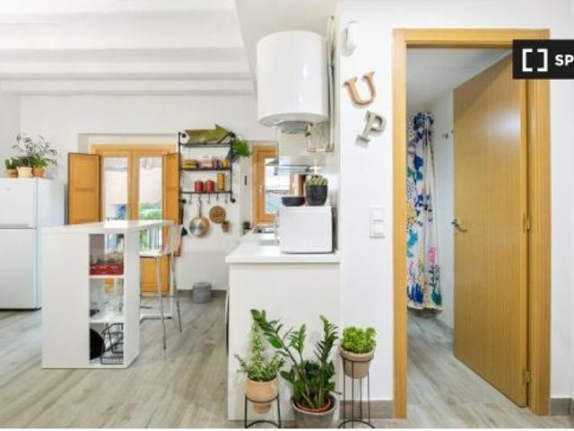 Estudio moderno en alquiler cerca del metro en el centro de El Raval