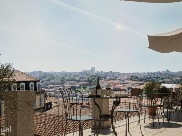 Estúdio à venda no centro histórico do Porto, Portugal