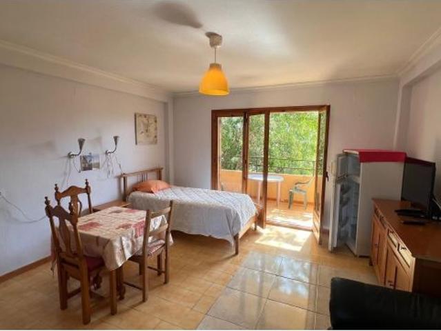 ESTUDIO AMPLIO CON TERRAZA EN TORREVIEJA LISTO PARA ENTRAR A VIVIR