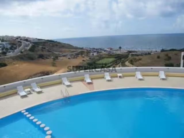 Estúdio com Vista desafogada e terraço espaçoso, a curta distância da praia, em Lagos TOTALMENTE RENOVADO a dois anos