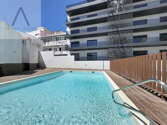 Estúdio com grande terraço de 20m2, com acesso à piscina e g. 31m² Quelfes