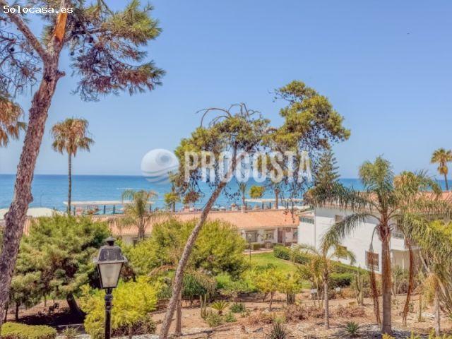 ESTUDIO CON VISTAS AL MAR, PISCINA Y ACCESO DIRECTO A LA PLAYA EN TORROX COSTA