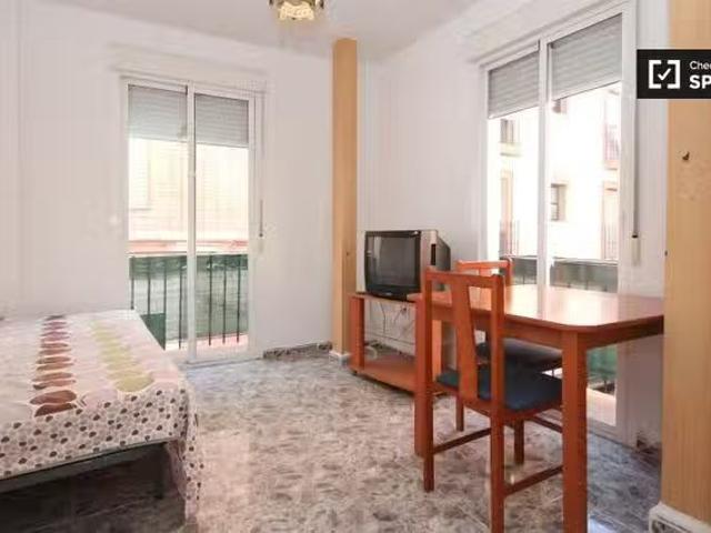 Estudio con balcón en alquiler en el centro de Granada
