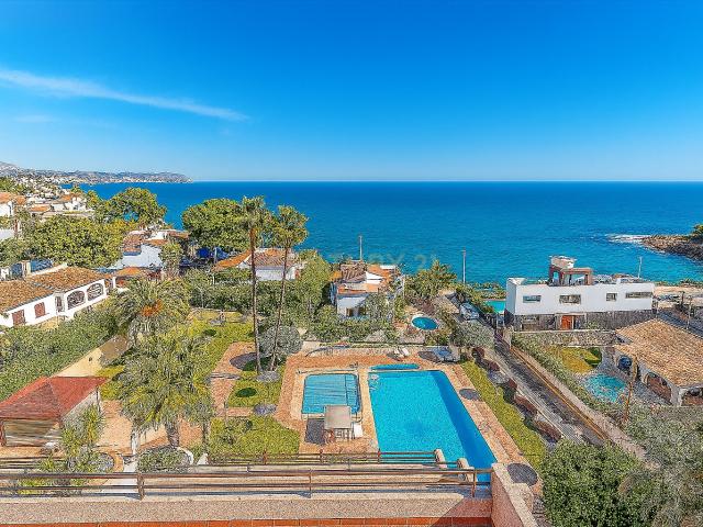Estudio con jardín y piscina en Calpe Alicante por 125.000€