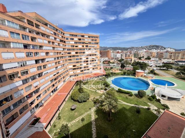 Estudio con licencia turística en Roses