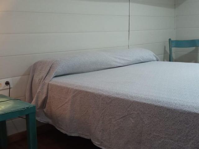 Estudio con mezzanine. 2do piso sin ascensor. Luz y agua incluidos. 45 mts2 AO