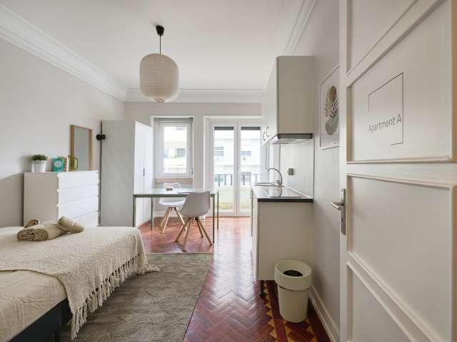 Estúdio em apartamento compartilhado com 6 quartos, Lisboa