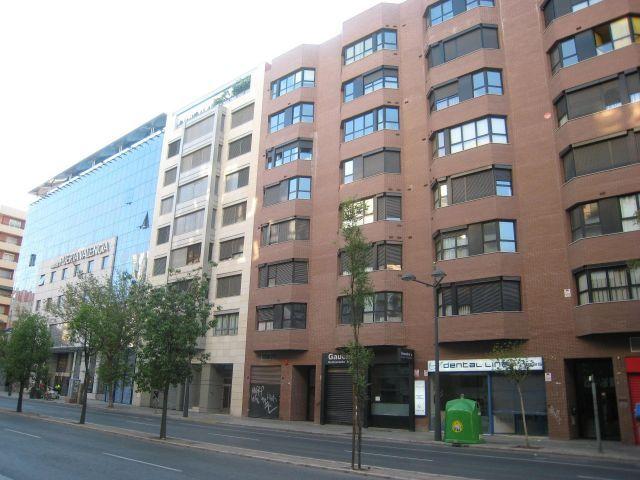 ESTUDIO EN ALQUILER, AMUEBLADO. INCLUYE PZA DE GARAJE. ZONA ALBORS