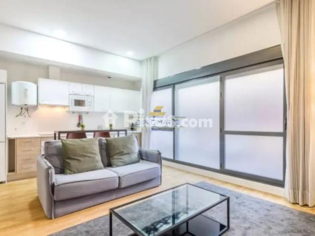 Estudio en alquiler en Avenida de la Ciudad de Barcelona, cerca de Calle de Catalina Suárez