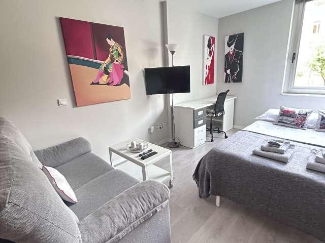 Estudio en alquiler en Almagro, Madrid