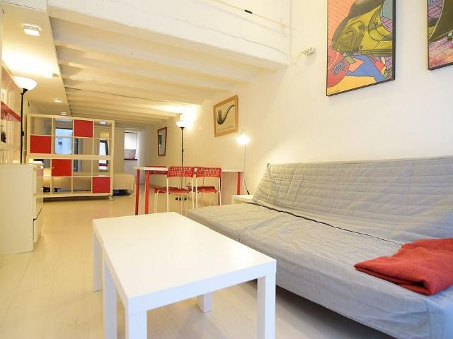 Estudio en alquiler en Barcelona, de 45 m² por 955