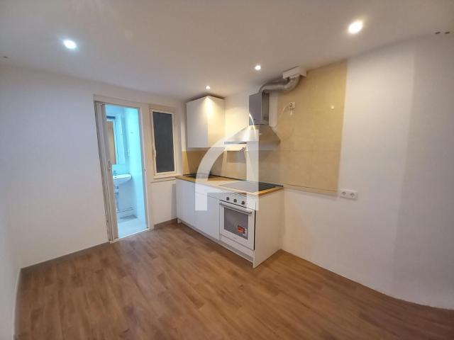 Estudio en alquiler en Barcelona L'Eixample FINCA CON ASCENSOR