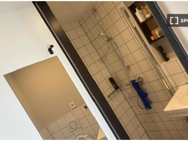 Estudio en alquiler en Berlín, gastos incluidos y se permite fumar