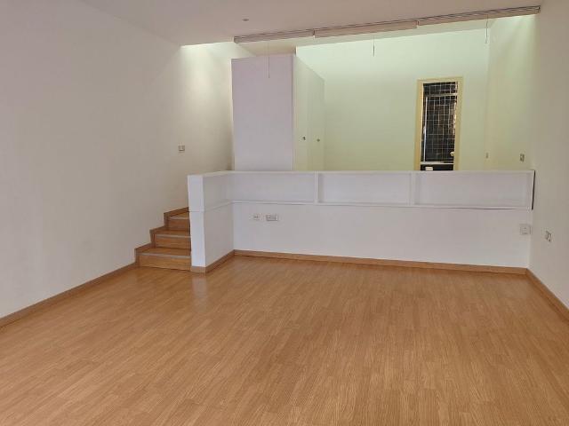 Estudio en alquiler en calle Camp, Barcelona, de 51 m² por 1.100