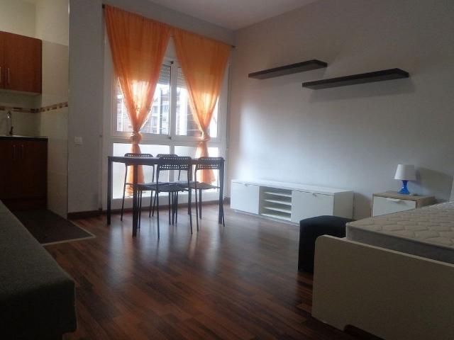 Estudio en alquiler en calle Comte de Gúell, Barcelona, de 27 m² por 925