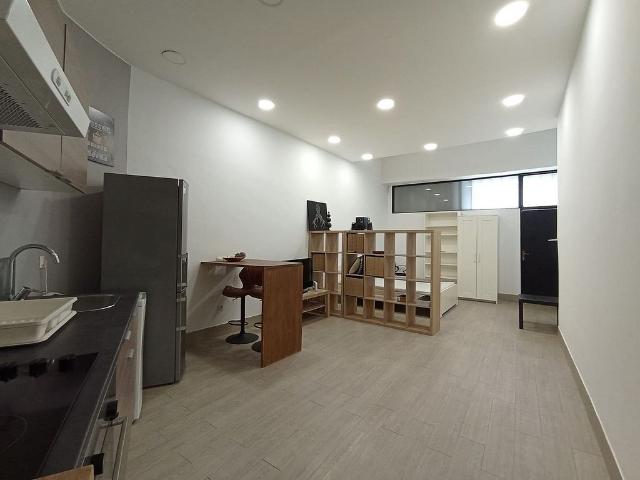 Estudio en alquiler en calle D'antoni de Capmany, Barcelona, de 43 m² por 900