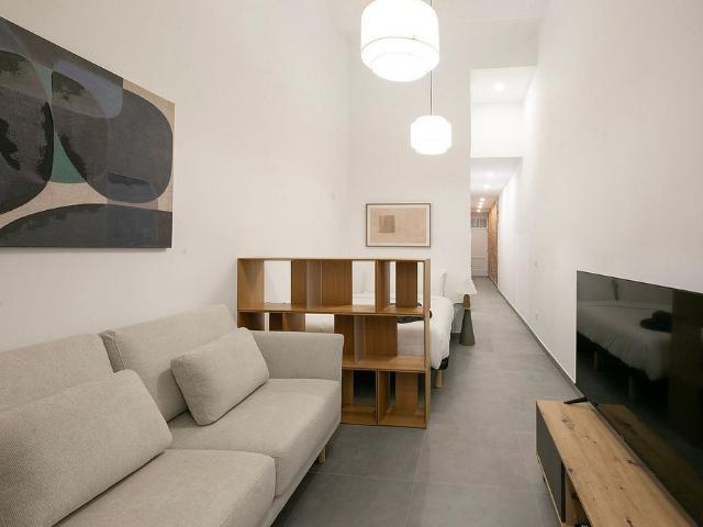 Estudio en alquiler en calle De Mallorca, Barcelona, de 40 m² por 1.295