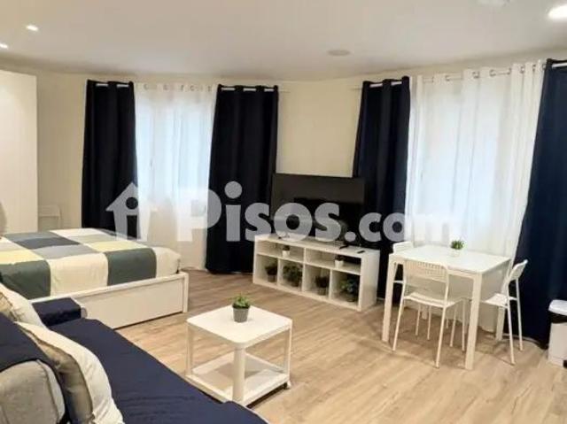 Estudio en alquiler en Calle de María Teresa, 11