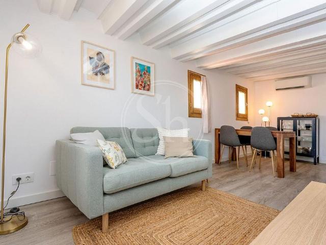Estudio en alquiler en calle De Montjuïc del Bisbe, Barcelona, de 30 m² por 1.395