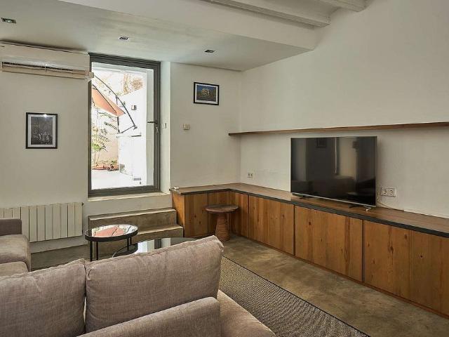 Estudio en alquiler en calle De Mozart, Barcelona, de 75 m² por 1.950
