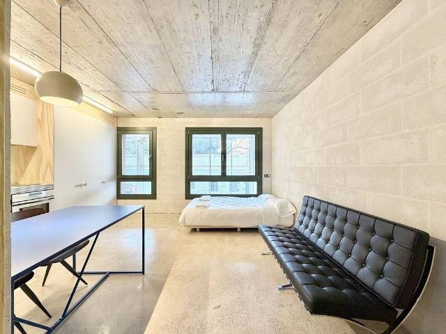 Estudio en alquiler en calle De Blasco de Garay, Barcelona, de 40 m² por 1.400