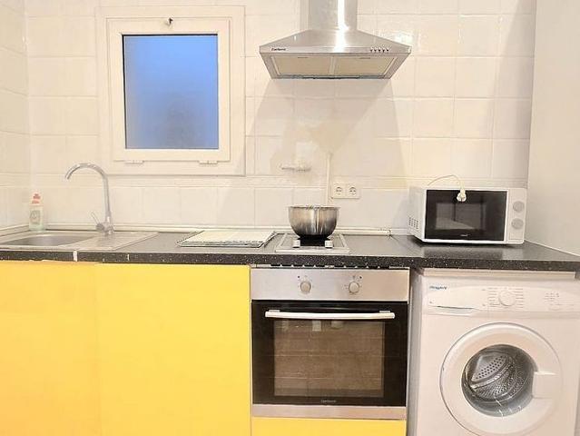 Estudio en alquiler en calle De Ferran, Barcelona, de 25 m² por 1.090